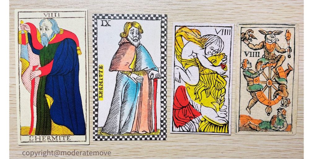 從左到右分別是Nicolas Conver 1760、Adam C. de Hautot Tarot、Budapest Tarot及Minchiate AL Cigno 1775。 